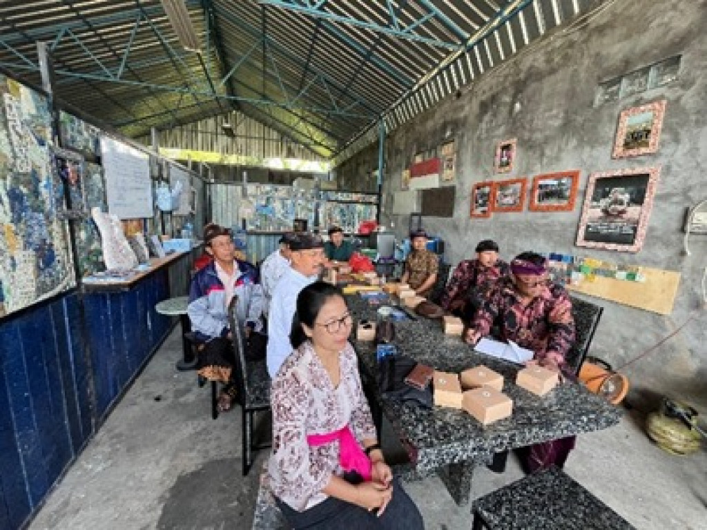BUM Desa Dalung Mengikuti Kegiatan Studi Tiru ke Rumah Plastik Mandiri Kabupaten Buleleng